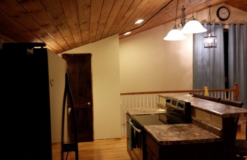 Ontario Apartamento | The Hansen House es una gran suite abierta con capacidad para 12 personas. Cerca del río Kickapoo.