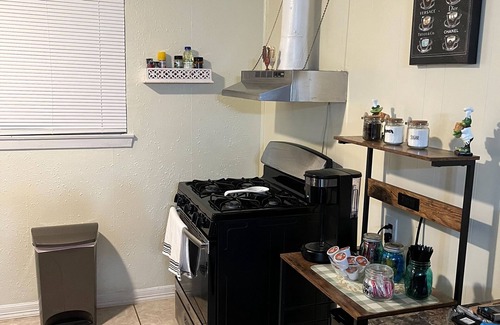 Mount Houston Casa | The Happy Hyde Away