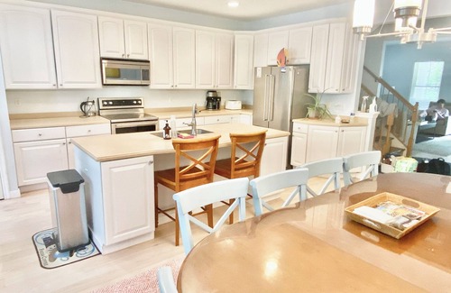 Sunset Island Casa | The Harbor House-Bayside-Pool-2 Blocks from Beach