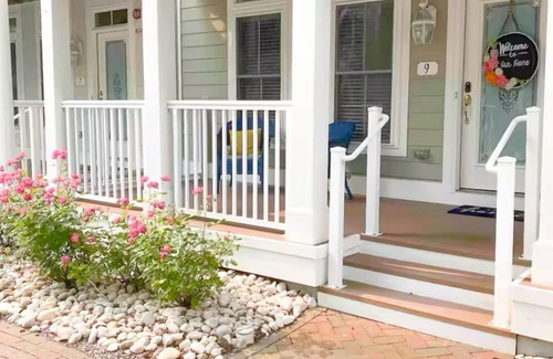 Sunset Island Casa | The Harbor House-Bayside-Pool-2 Blocks from Beach