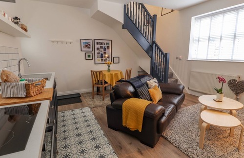 Church Minshull Cabaña | THE HARE, romantic, luxury holiday cottage in Worleston