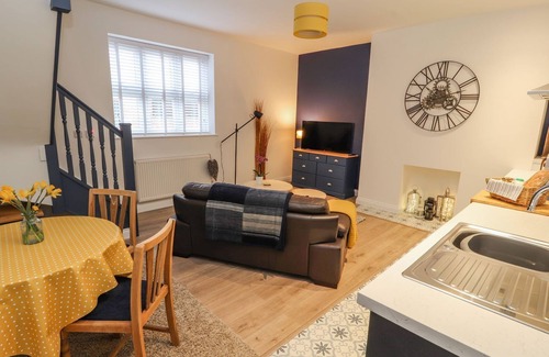 Church Minshull Cabaña | THE HARE, romantic, luxury holiday cottage in Worleston