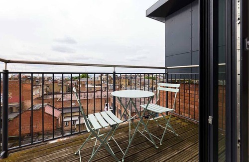 Harlesden Apartamento | The Harlesden Wonder - Captivating 3BDR Flat