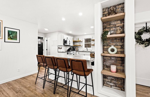 East End Casa | The Harlow House- Beautifully Renovated Home Near Duluth