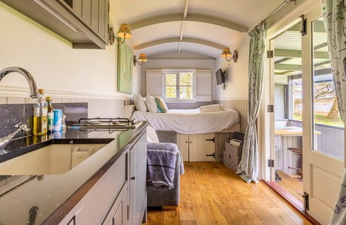 Thetford Cabina | The Hartley Hut - Norfolk Holiday Properties