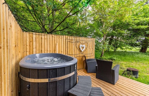 Thetford Cabina | The Hartley Hut - Norfolk Holiday Properties