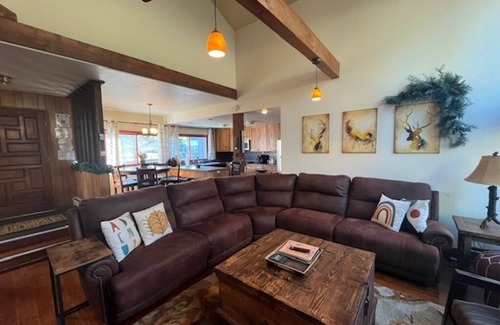 Ponderosa Pines Casa | The Harvest Moon Mountain Retreat