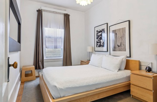 Lake Placid Hotel | Suite-Baño en la habitacion-Queen-Vista a la Calle-Suite 05: 2 queen bedrms