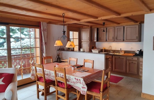 Alpe des Chaux Apartamento | The Haut Closel apartment is located 800 m from the Barboleuse gondolas which take you to the Gryon