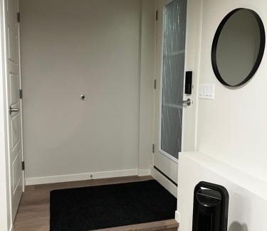 Southeast Calgary Apartamento | The Haven - cozy 1 bedroom suite in Seton SE Calgary