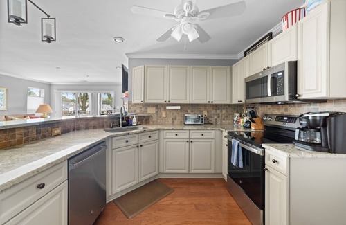 Cornelius Condominio | The Haven - Lake Norman Vacation Rental - Lake views w/ upscale accommodations