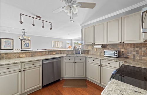 Cornelius Condominio | The Haven - Lake Norman Vacation Rental - Lake views w/ upscale accommodations