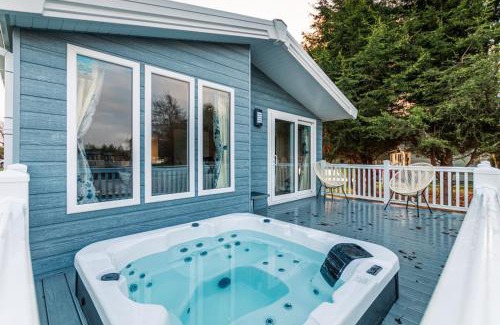 Allerthorpe Cabina | The Haven Lodge with Hot Tub