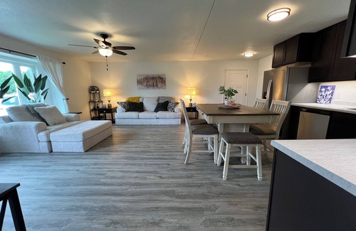 Corydon Casa | The Haven Oasis. Brand new 3 bed 2 bath pet friendly space on brand new street