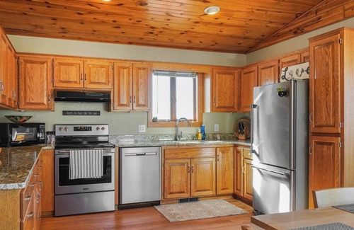 Alexandria Casa | "The Haven" on Lake Le Homme Dieu