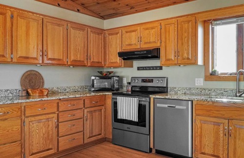 Alexandria Casa | "The Haven" on Lake Le Homme Dieu