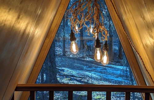 Division No. 11 Cabina | The Hawthorn A-frame Cabin
