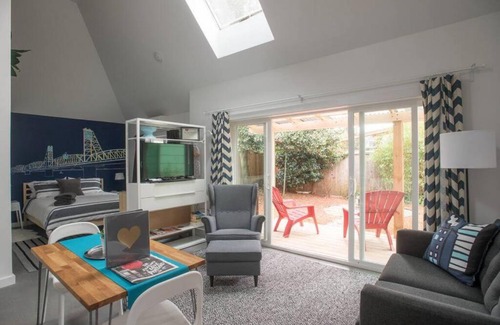 Sunnyside Casa | The Hawthorne Hideaway