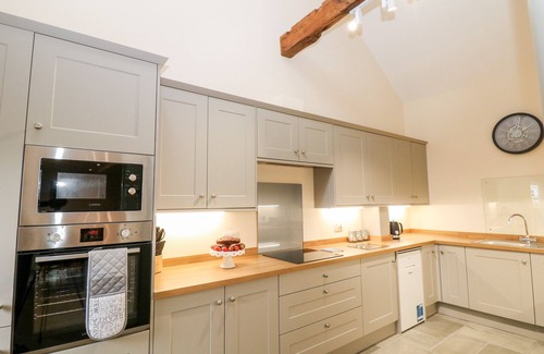 Alstonfield Cabaña | THE HAYBARN, family friendly, character holiday cottage in Hartington