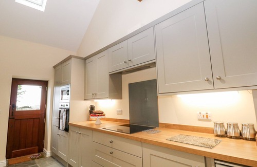 Alstonfield Cabaña | THE HAYBARN, family friendly, character holiday cottage in Hartington