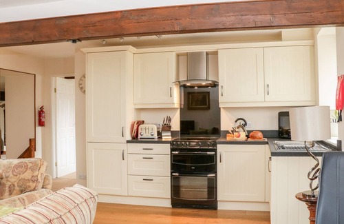 Malham Cabaña | THE HAYLOFT AT TENNANT BARN, character holiday cottage in Malham