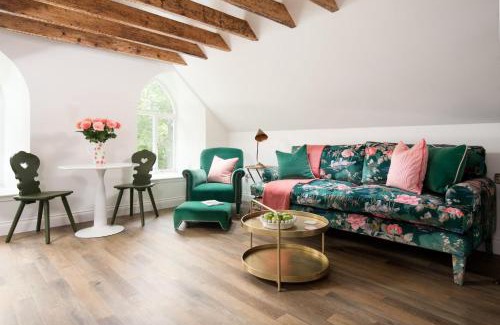 Peebles Casa | The Hayloft, Kailzie