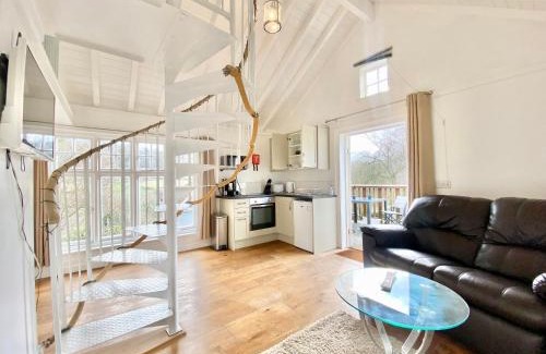 Stroud Casa | The Hazeling Hideaway