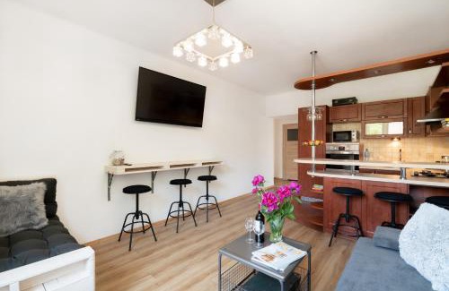Nowa Huta Apartamento | THE HEART OF NOWA HUTA - free garage