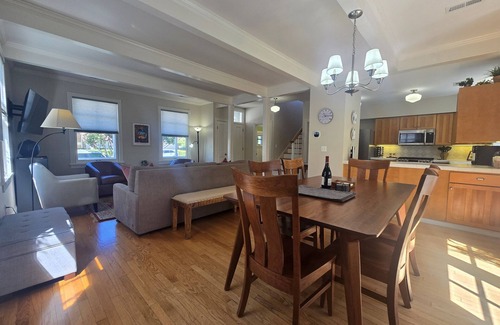 Sonoma Casa | The Heart of Sonoma Plaza: Stylish 1877 Victorian