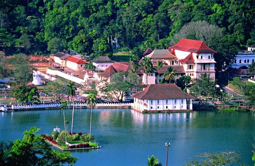 Kandy Hotel | The Heaven's Villa Kandy