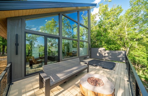 Hot Springs Cabina | The Hedgehog Cabin, Hot Tub, Mountaintop