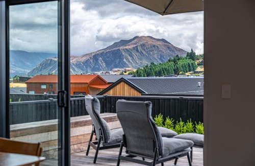 Wanaka Casa | The Heights Vista Retreat
