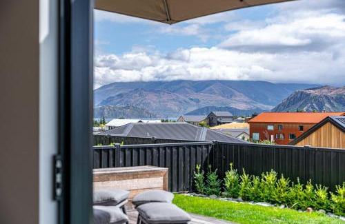 Wanaka Casa | The Heights Vista Retreat