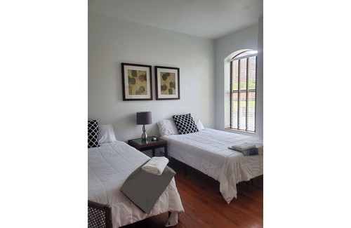 Downtown Chattanooga Casa | The Heinsman Guest House
