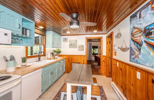 Loveland Cabina | The Heist, A River Retreat