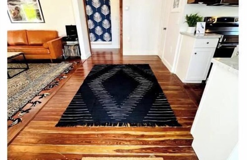 East 1st Street Casa | The Hemingway Cottage