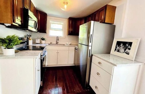 East 1st Street Casa | The Hemingway Cottage