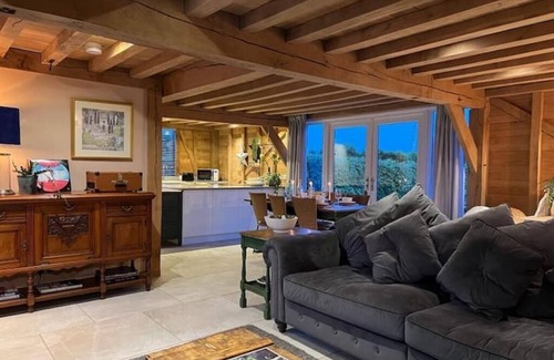 Ware Casa | The Hen House: Beautiful green oak country barn
