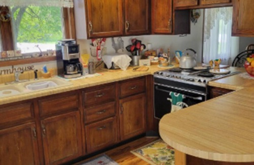Indianola Casa | The Hen House Country Living with Farm Life Appeal Indianola, IA