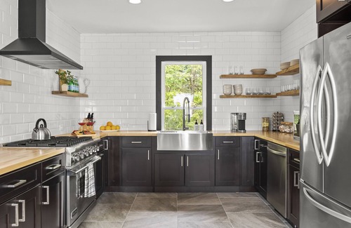Hensonville Casa | The Hensonville Honeypot - Hottub, Movie Theatre & Mountain Bikes!