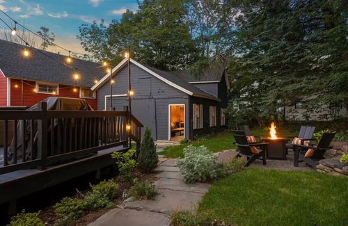 Hensonville Casa | The Hensonville Honeypot - Hottub, Movie Theatre & Mountain Bikes!