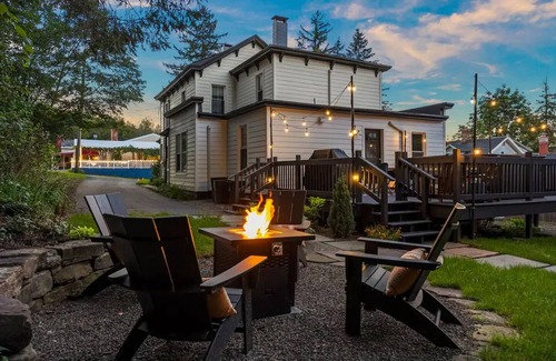 Hensonville Casa | The Hensonville Honeypot - Hottub, Movie Theatre & Mountain Bikes!