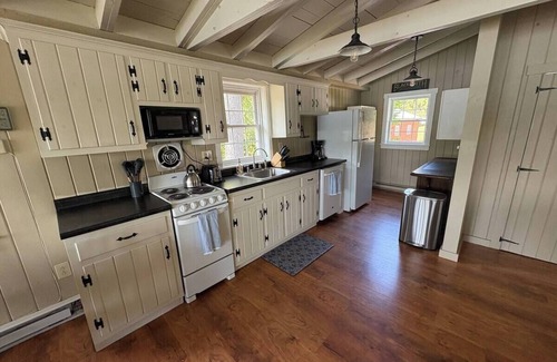 Kennebec Casa | The Heron Haus - Lakeside Escape in Belgrade Maine