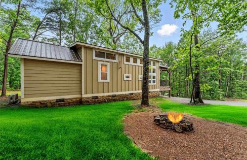 Trenton Casa | The Hickory Tiny Home in Menlo