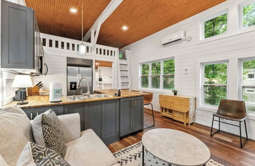 Menlo Casa | The Hickory Tiny Home in Menlo!