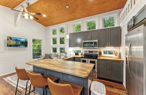 Menlo Casa | The Hickory Tiny Home in Menlo!