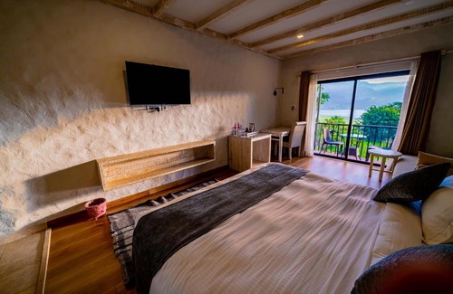 Pokhara Cabina | The Hidden Camp