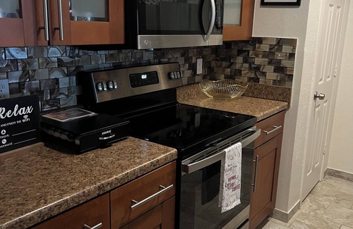 George Bush Park/Eldridge Casa | The Hidden Gem of Houston 2-bedroom home with WiFi in the energy corridor.