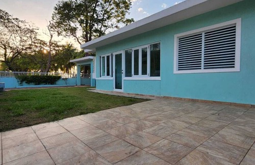 Guardarraya Casa | "The hidden Gem of PR" Seaside in Patillas, PR. Steps from the Beach.