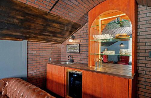 Fredericksburg Casa | The Hidden Tavern House With Private Hot Tub